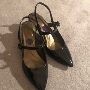 Bandolino slingback patent leather pump